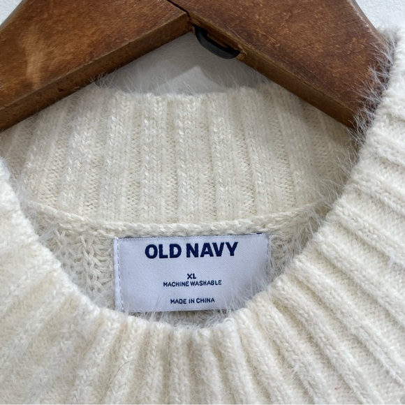 Old Navy Mock-Neck Eyelash Fuzzy Knit Sweater Vest Cream Sleeveless Sweater XL - Picture 4 of 7